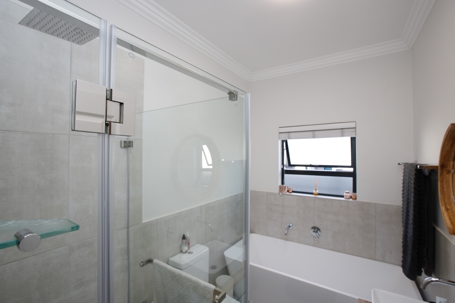3 Bedroom Property for Sale in Parklands North Western Cape
